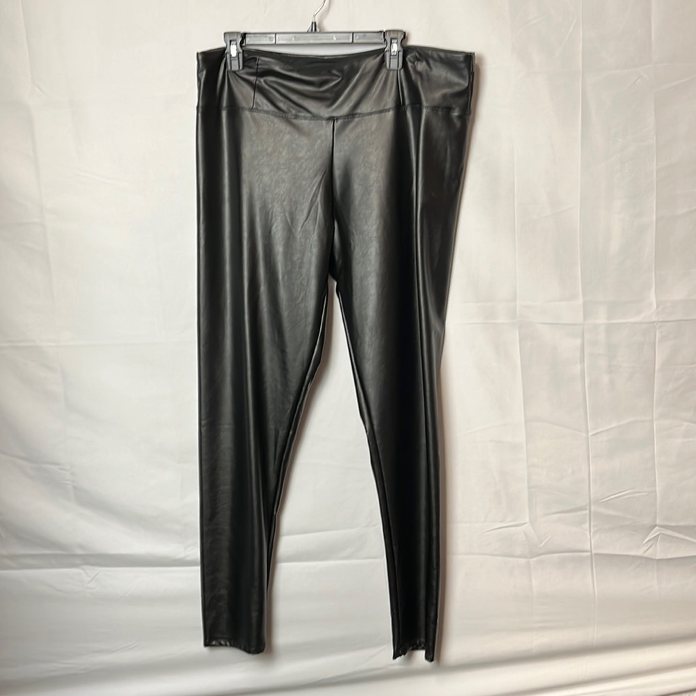 Love nation, black pants